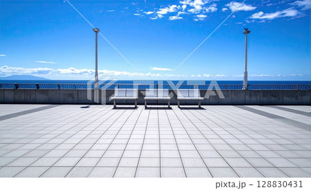 《AI画像》青い空と青い海と白いベンチ 《AI画像》青い空と青い海と白いベンチ 128830431
