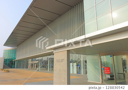 愛知県豊田市、スカイホール豊田の風景 愛知県豊田市、スカイホール豊田の風景 128830542
