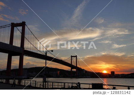 若戸大橋と夕陽(サンセット) 若戸大橋と夕陽(サンセット) 128831142
