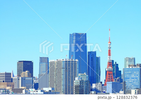 東京都港区、東京の町並みと東京タワーの風景 東京都港区、東京の町並みと東京タワーの風景 128832376