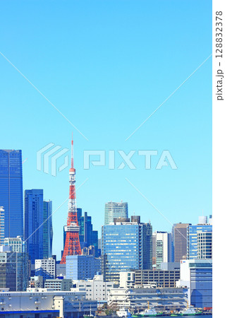東京都港区、東京の町並みと東京タワーの風景 128832378