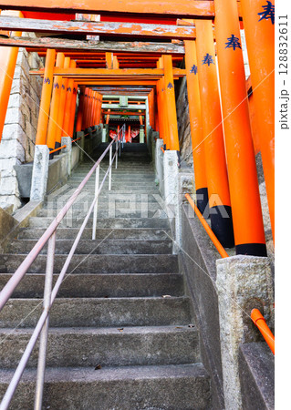 山口県下関市壇之浦町の立石稲荷神社　鳥居 128832611
