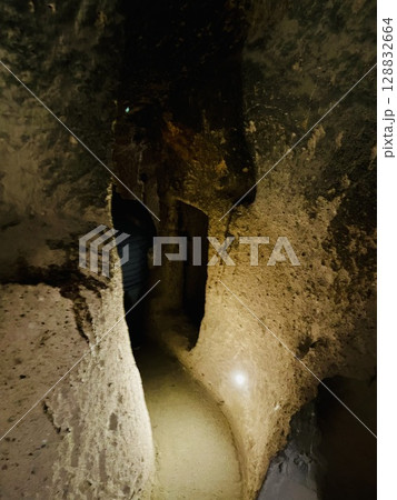 カイマクル地下都市内部 128832664