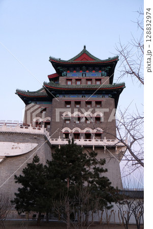 Archery Tower of Zhengyangmen is a gate in Beijing's historic city wall situated to the south of Tiananmen Square and once guarded the southern entry into the Inner City, in Beijing, China Archery Tower of Zhengyangmen is a gate in Beijing's historic city wall situated to the south of Tiananmen Square and once guarded the southern entry into the Inner City, in Beijing, China 128832974