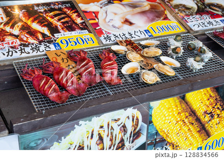 美味しそうな屋台販売 128834566