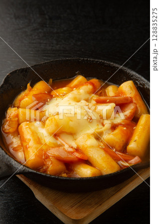 チーズトッポキ チーズトッポキ 128835275