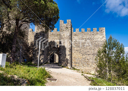 Moorish Sesimbra castle with walls and wall walk in Sesimbra, Portugal Moorish Sesimbra castle with walls and wall walk in Sesimbra, Portugal 128837011