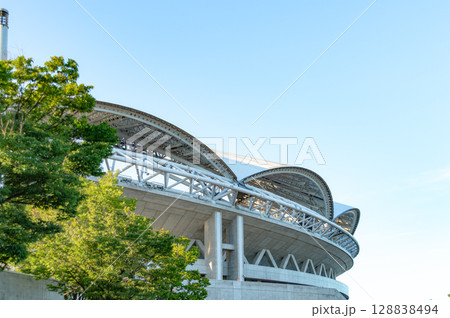 サッカースタジアムのイメージ 128838494