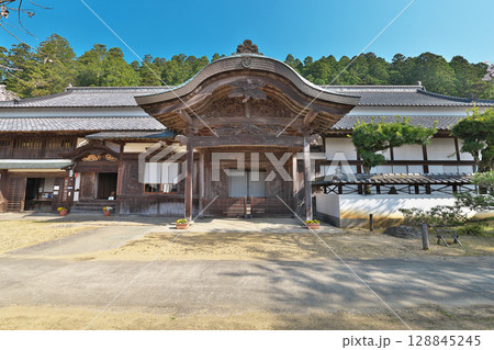 【箸蔵寺 (方丈)】 徳島県三好市池田町州津蔵谷 128845245