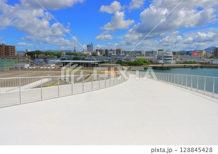 屋上より大分市街をのぞむ(ホーバーターミナルおおいた) 屋上より大分市街をのぞむ(ホーバーターミナルおおいた) 128845428