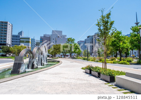 『七海の架け橋』 四日市市民公園 シンボル噴水 128845511