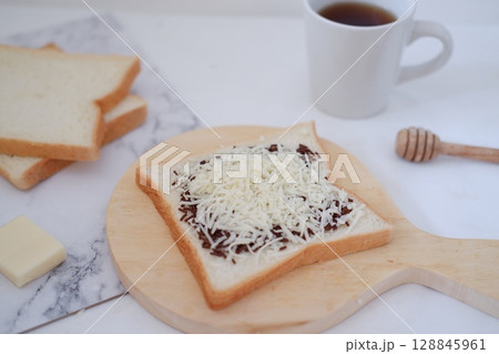 Simple Breakfast Preparation 128845961