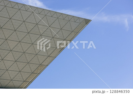 国際展示場　屋根 128846350