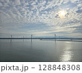 秋田港の発電用風車のある風景 128848308