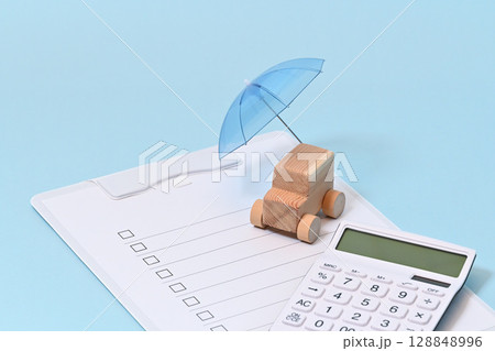 傘と自動車 自動車ローン 保険 車庫イメージ 傘と自動車 自動車ローン 保険 車庫イメージ 128848996