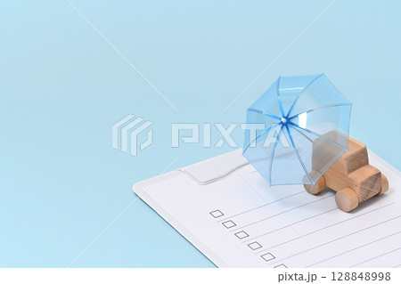 傘と自動車 自動車ローン 保険 車庫イメージ 傘と自動車 自動車ローン 保険 車庫イメージ 128848998