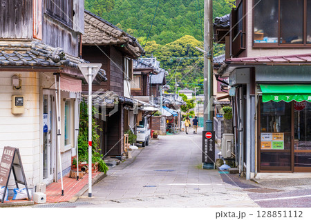 《熊本県》崎津集落の路地 128851112
