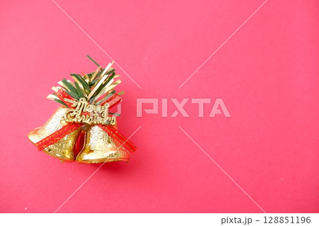 ピンクのクリスマスイメージ ピンクのクリスマスイメージ 128851196
