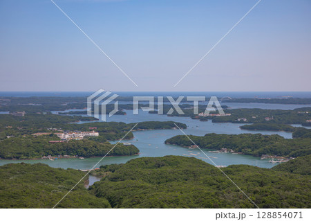 横山展望台から見た英虞湾 横山展望台から見た英虞湾 128854071