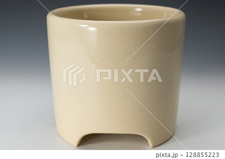 白釉三ッ足火入|洗練された茶道具 白釉三ッ足火入|洗練された茶道具 128855223