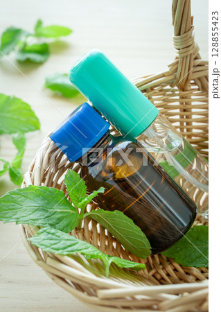 ハッカ油 ミントのアロマオイル ハッカ油 ミントのアロマオイル 128855423