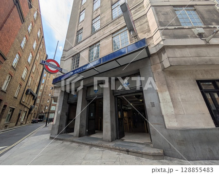 セント・ジェームズ・パーク駅 128855483