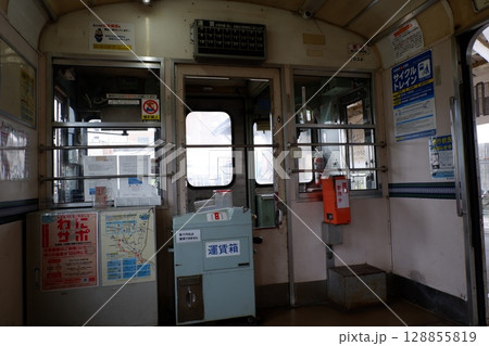 弘南鉄道7000系の運転席 弘南鉄道7000系の運転席 128855819