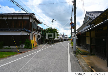 丹波篠山　福住の町並み　国の重要伝統的建造物群保存地区 128857124