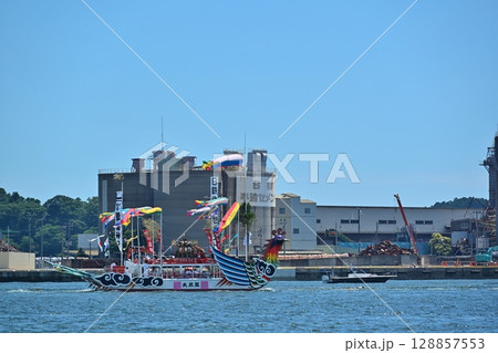 塩竈みなと祭りの鳳凰丸　宮城 128857553