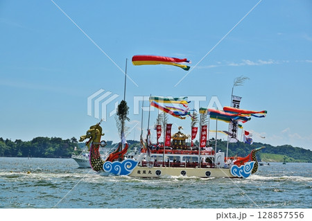 塩竃みなと祭の龍鳳丸 宮城 塩竃みなと祭の龍鳳丸 宮城 128857556