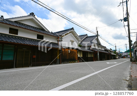 丹波篠山　福住　町並み　丹波篠山市 128857760