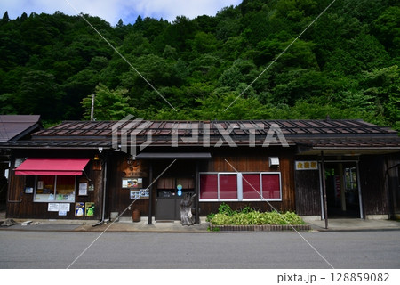 長良川鉄道北濃駅 128859082