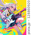 ギターを持って楽しそうにする女の子 128860920