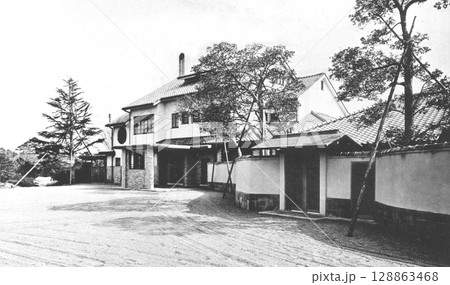 戦前の建築　近代建築　昭和の邸宅 128863468