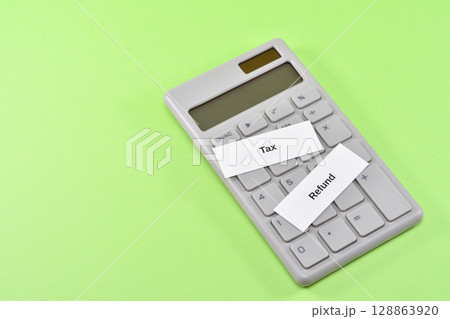 taxとrefundで還付金のイメージ taxとrefundで還付金のイメージ 128863920