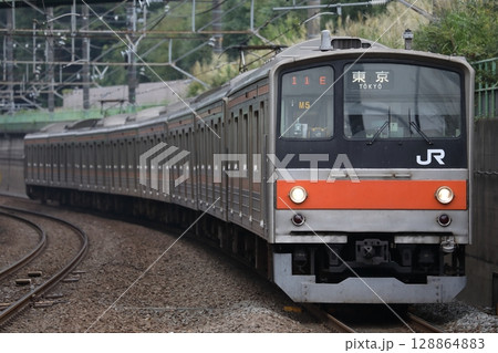 北府中駅に進入する 武蔵野線205系 M5編成 北府中駅に進入する 武蔵野線205系 M5編成 128864883