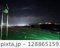 甲州市、勝沼ぶどう郷駅前から望む夜景と笈形焼 128865159