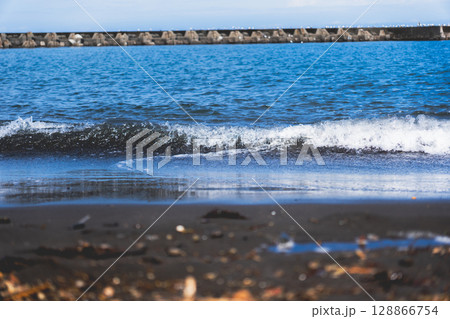 キラキラ輝く海 128866754