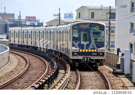 地下鉄東山線、藤が丘駅付近を走るN1000形車輌 128868610