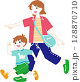 母と子でお出かけイラスト 128870710