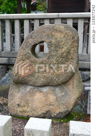 瓢箪石（大阪天満宮 境内／大阪府大阪市北区） 128877242