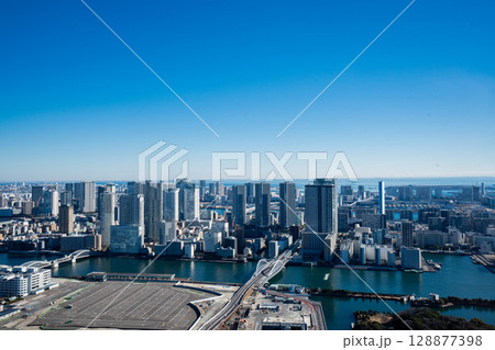 東京湾岸の旧築地市場、2021年の築地東京場外市場、再開発が始まる築地市場跡地 128877398