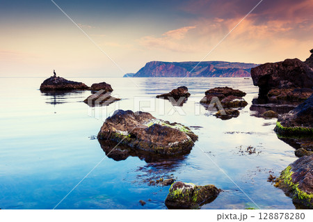 sea 128878280