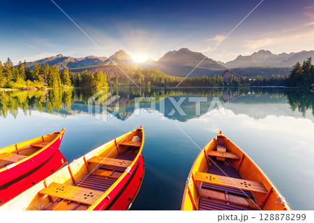 lake lake 128878299