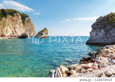 sea sea 128878410