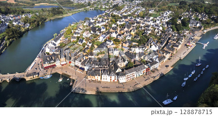 France travel, Brittany most scenic places. Picturesque old port Saint-Goustan and Auray traditional village. 128878715