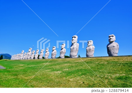 モアイ像 128879414