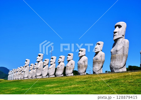 モアイ像 128879415