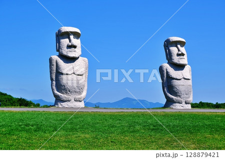 モアイ像 128879421