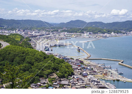 鷲羽山展望台から撮影した児島競艇場 128879525